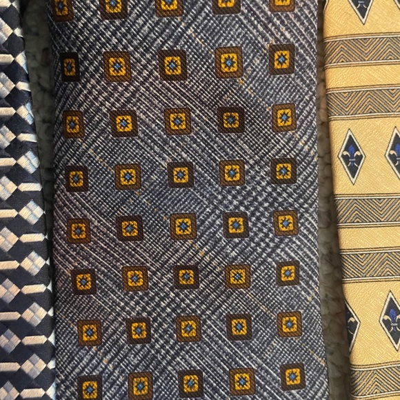 Patterned ties - Picture 3 of 3